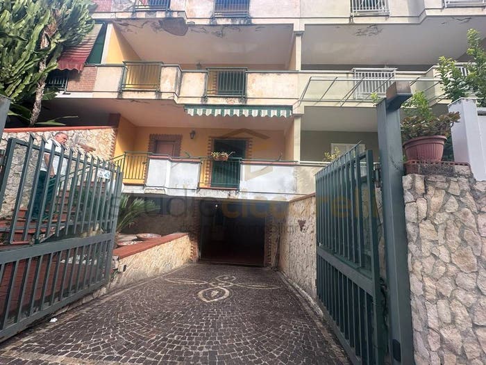 Casa quadrilocale in vendita in Via Spazzilli, Monaci, Giugliano in Campania
