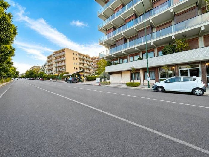 Appartamento trilocale in vendita in Via Francesco Petrarca, Posillipo, Napoli