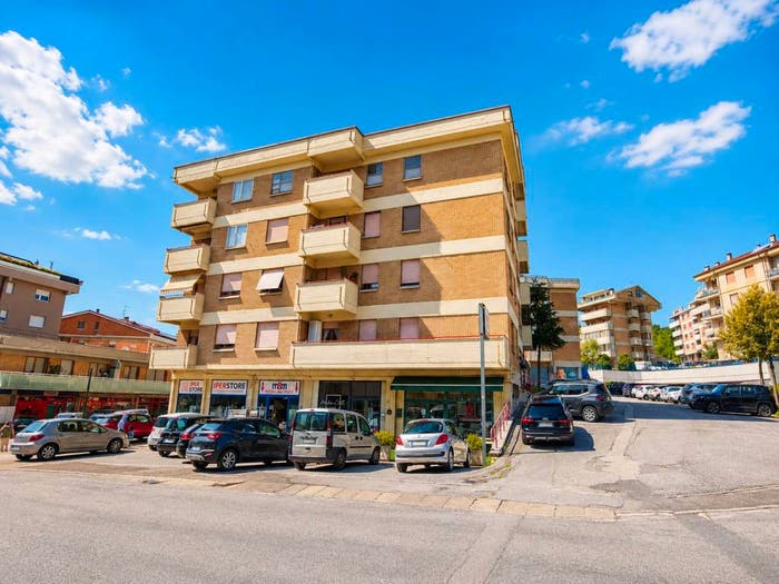Appartamento con 6 locali in vendita in Via Martiri della Libertà, Centro, Fabriano