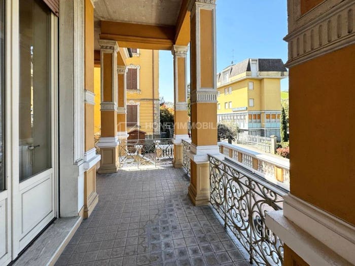 Appartamento quadrilocale in affitto in Viale Romagnosi, Centro, Salsomaggiore Terme