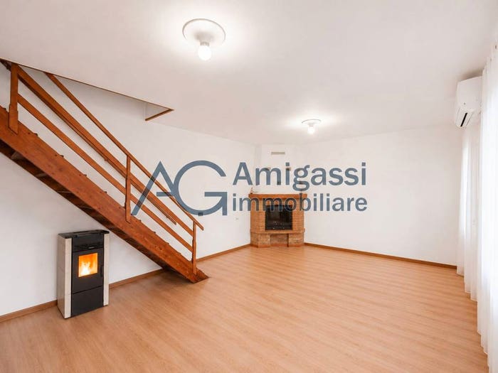 Appartamento trilocale in vendita in Via Roma, Centro, Alzano Lombardo