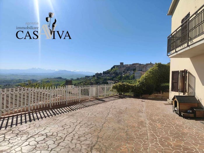 Casa con 6 locali in vendita in Viale Cristoforo Colombo, Acquaviva Picena