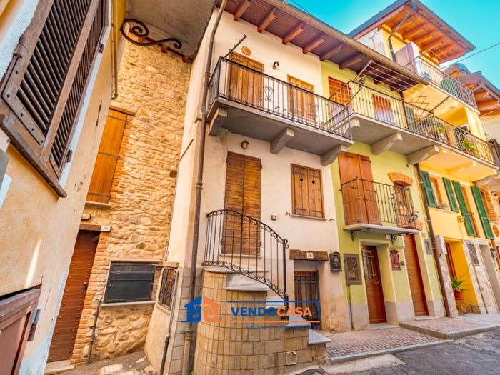Appartamento quadrilocale in vendita in Via Giovanni Viale, Centro, Limone Piemonte