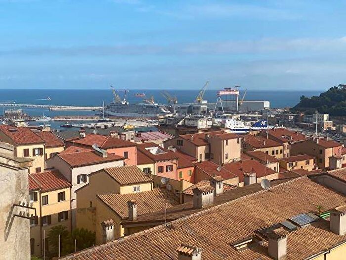 Appartamento trilocale in vendita in Ancona