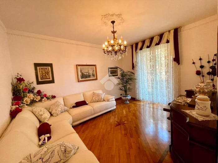 Appartamento con 5 locali in vendita in Via elsa, Cornigliano, Genova