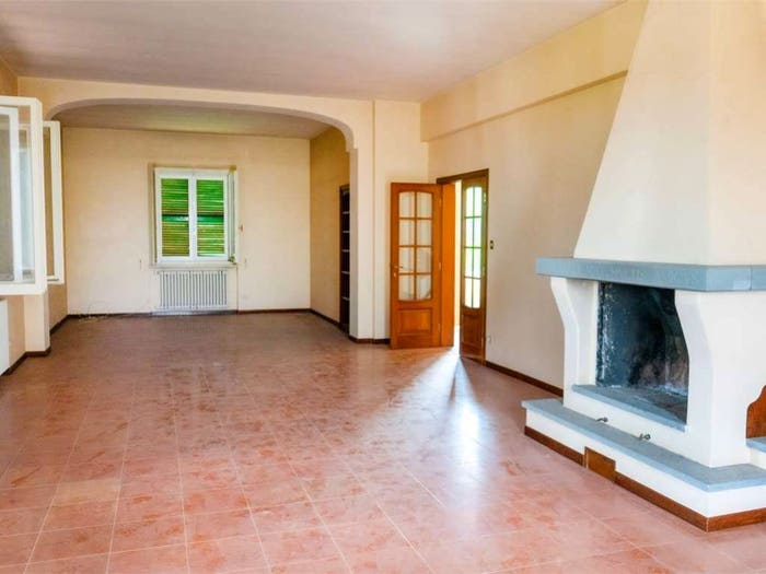 Casa con 6 locali in vendita in Monsano