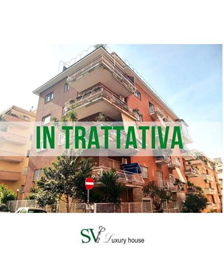 Appartamento bilocale in vendita in Via Genserico Fontana, Balduina, Roma