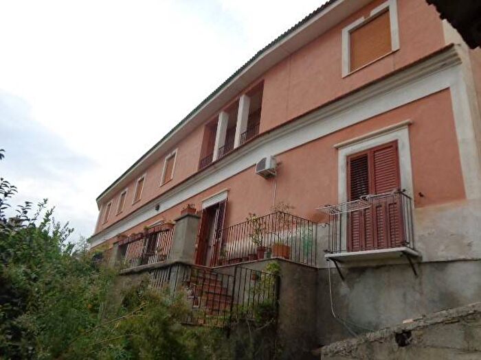 Casa con 6 locali in vendita in Corso F Maria Pellicano, Gioiosa Ionica