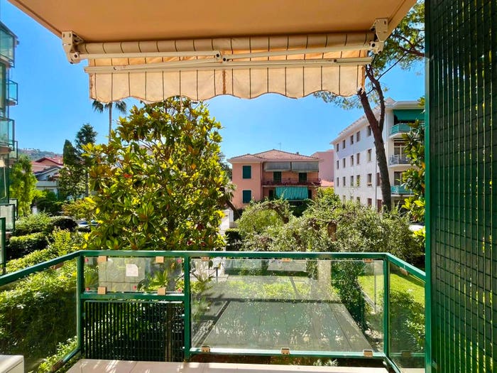 Appartamento bilocale in vendita in Via Vittorio Veneto, Centro, Bordighera