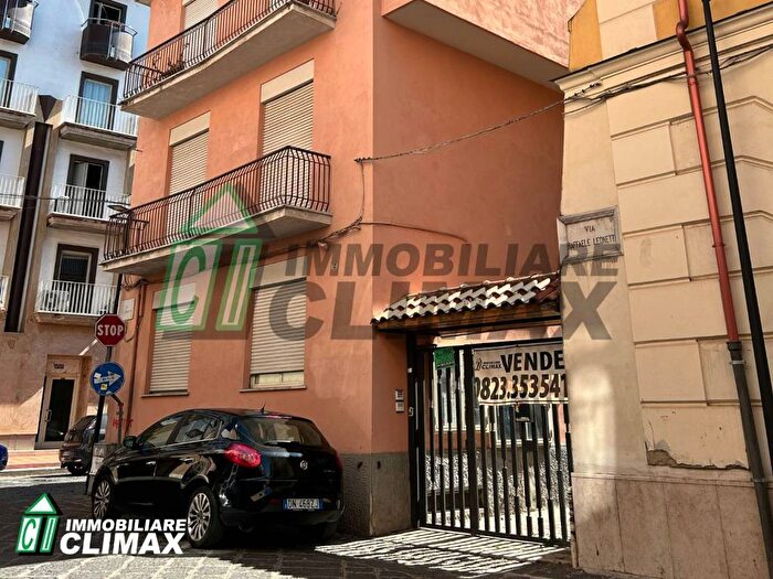 Casa con 6 locali in vendita in Via Raffaele Leonetti, Corso Trieste, Caserta