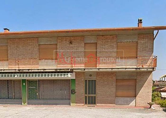 Appartamento con 6 locali in vendita in Via Fontane, Cervarese Santa Croce