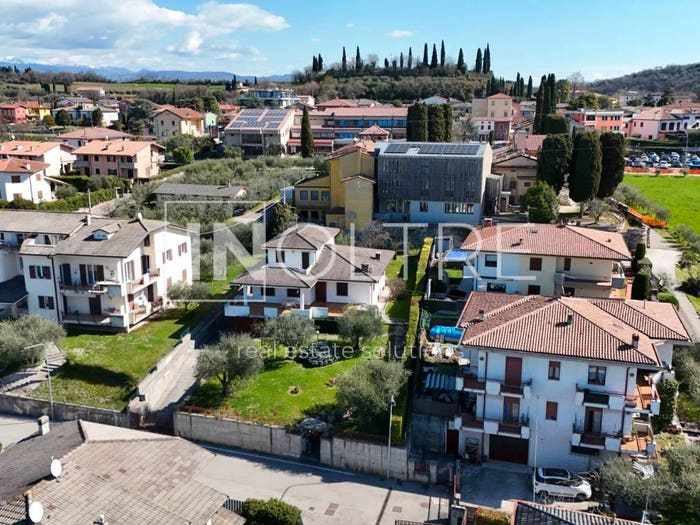 Casa con 6 locali in vendita in Via Maggio, Centro, Pastrengo