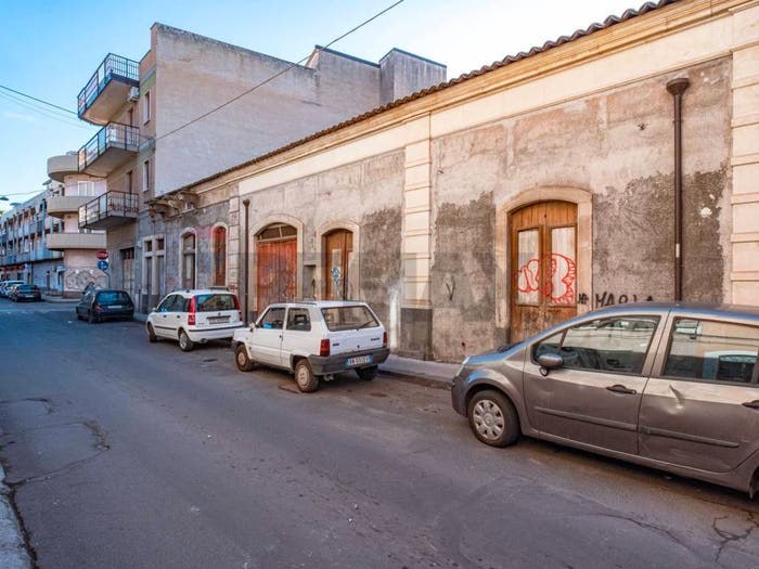 Casa con 6 locali in vendita in viale libertà, Paternò