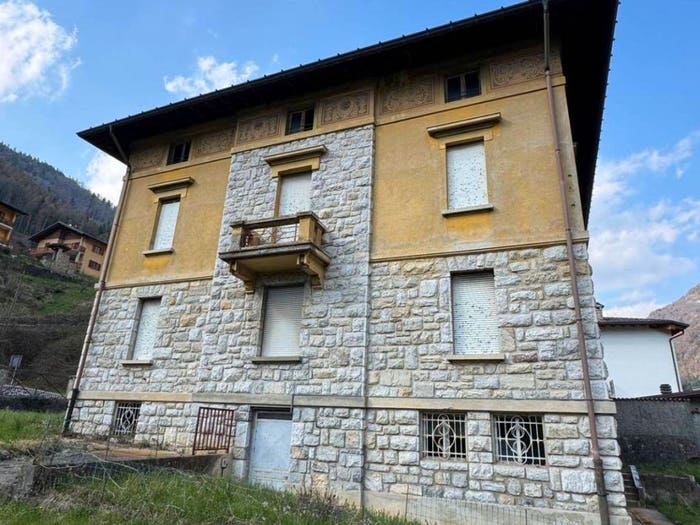 Casa con 6 locali in vendita in VIA LOMBARDIA, Centro, Ardesio
