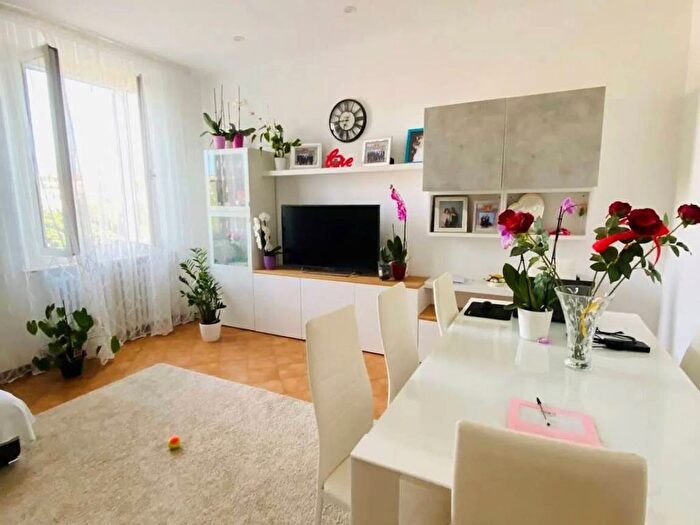 Appartamento quadrilocale in vendita in Via Della Marina, Piano, Ancona