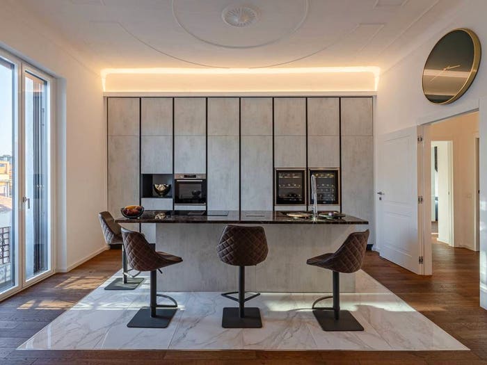 Appartamento con 6 locali in vendita in Via Luigi Settembrini, Buenos Aires, Milano