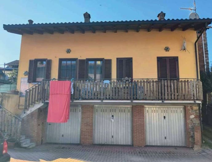 Appartamento quadrilocale in vendita in Via Circonvallazione, Centro, Varallo Pombia