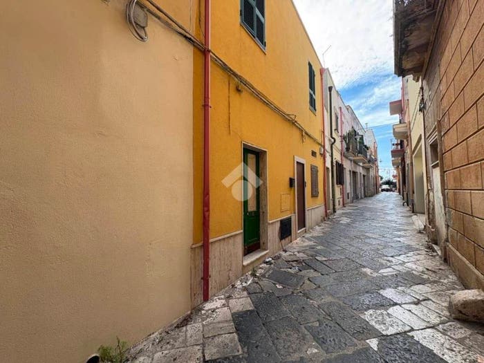 Appartamento bilocale in vendita in Via de' Gallo, Centro Storico, Brindisi