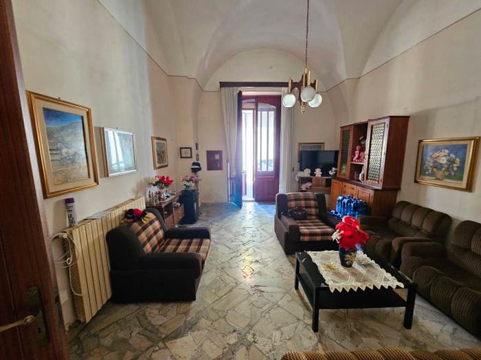 Appartamento con 6 locali in vendita in Via Carolina, Centro, Giarre