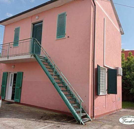 Casa quadrilocale in vendita in Colombiera Molicciara, Castelnuovo Magra