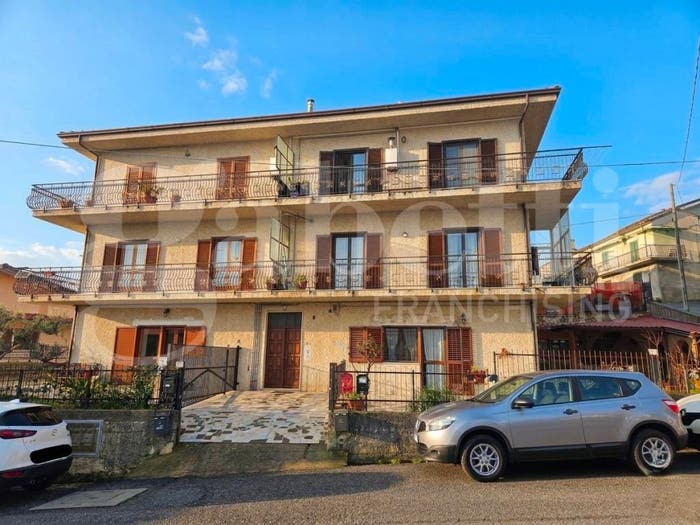 Appartamento quadrilocale in vendita in Via Dei Gasparoni, Marano Marchesato