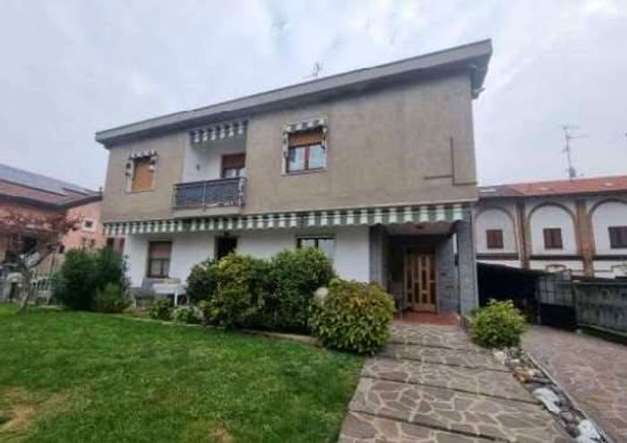 Appartamento trilocale in vendita in Via isonzo, Centro, Cogliate