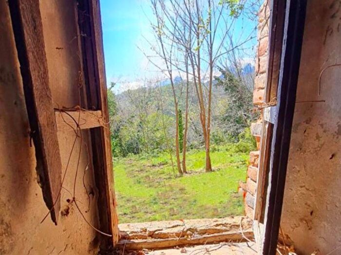 Casa con 6 locali in vendita in VILLA FRANCUCCI, Amandola
