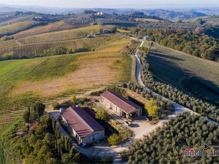 Casa con 6 locali in vendita in Poggibonsi