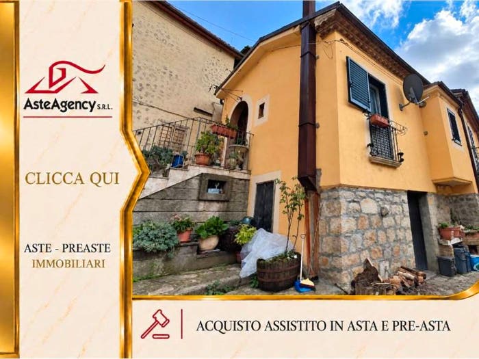 Appartamento con 5 locali in vendita in vico III di Monte, Laurenzana