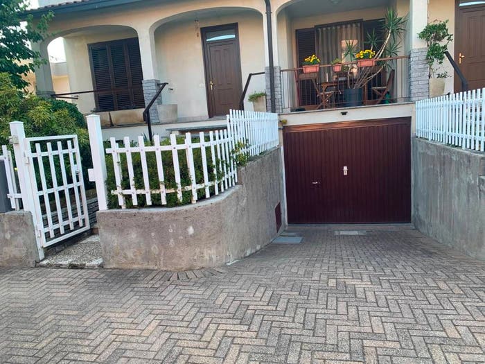Casa quadrilocale in vendita in Via Lomazzo Bizzarone, Appiano Gentile