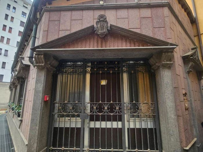 Casa con 6 locali in vendita in Via Melzo, Porta Venezia, Milano
