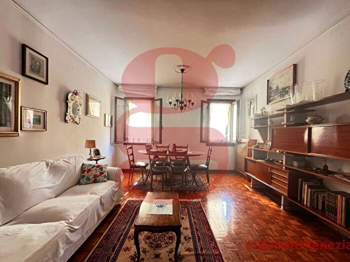 Appartamento con 5 locali in vendita in Santa Croce, Venezia