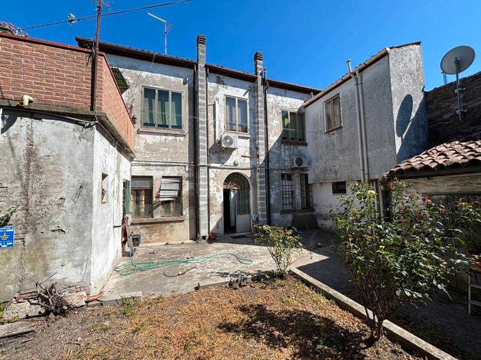 Casa con 6 locali in vendita in Via Porta Romana, Santa Maria in Vado, Ferrara
