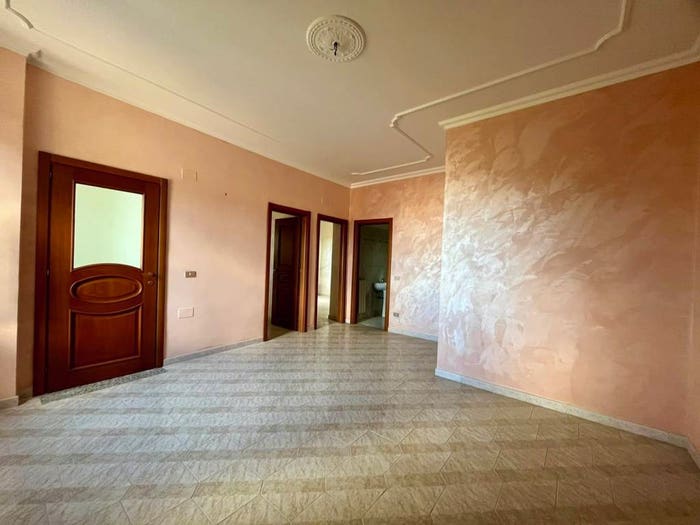 Appartamento trilocale in vendita in Via del Condotto, Poli