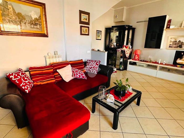 Casa con 6 locali in vendita in villa via Francecso Donati, Dragona, Roma