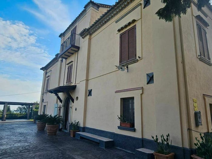 Casa con 6 locali in vendita in Via Monaco, San Sostene