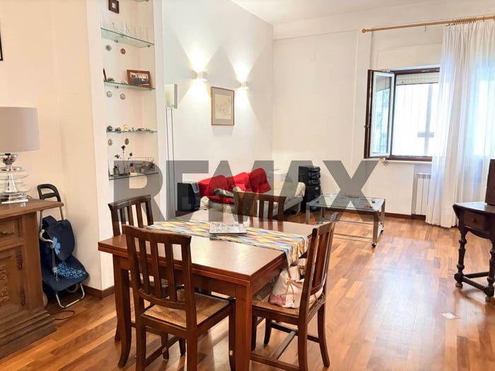 Appartamento trilocale in vendita in Vomero, Napoli