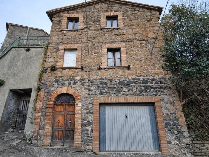 Casa trilocale in vendita in Via Capita, Vetriolo, Bagnoregio
