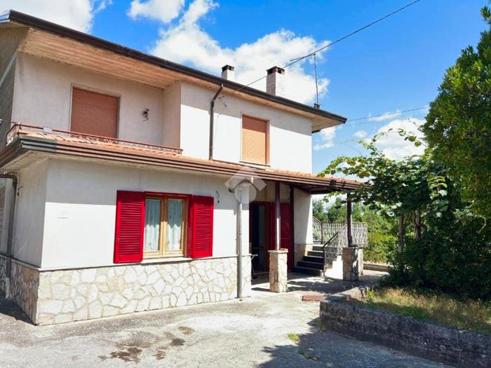 Casa con 6 locali in vendita in Via Zappelle, San Michele di Serino