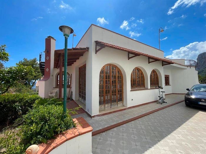 Casa con 6 locali in vendita in Lungomare Cristoforo Colombo, Vergine Maria, Palermo
