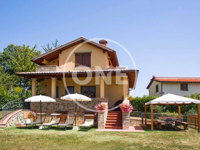 Casa con 6 locali in vendita in Località Trebbio, Castel San Niccolò