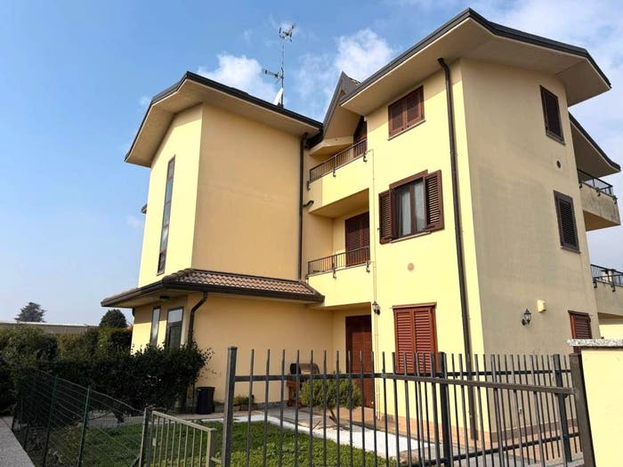 Appartamento trilocale in vendita in Via Carlo Levi, Dairago