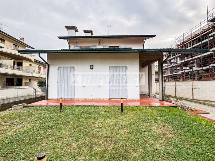 Appartamento con 5 locali in vendita in Via Pinarella, Pinarella, Cervia