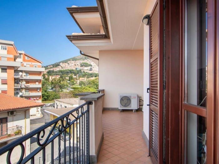 Appartamento trilocale in vendita in Via della Colombella, Centro, Palestrina