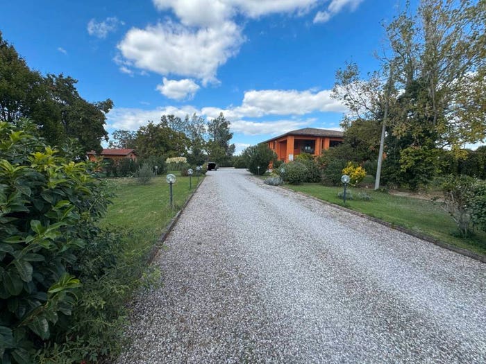 Casa con 6 locali in vendita in Mirandola