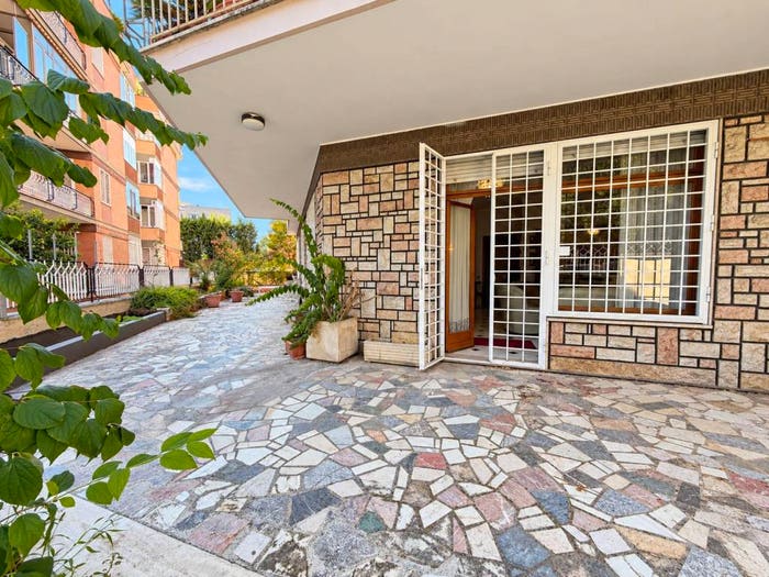 Appartamento con 5 locali in vendita in Via Federico de Roberto, Talenti Monte Sacro, Roma