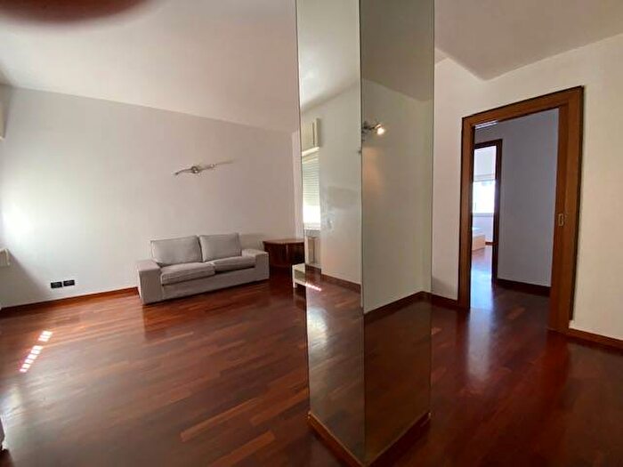 Appartamento trilocale in vendita in Cavour, Ancona