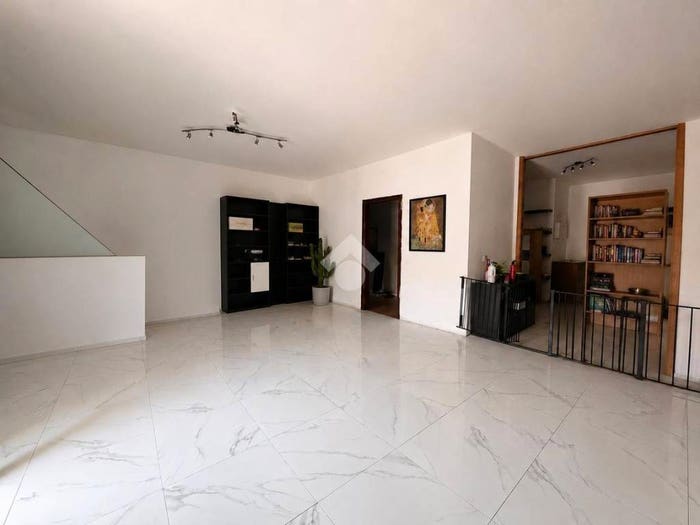 Appartamento trilocale in vendita in Via Roma, Azzano San Paolo