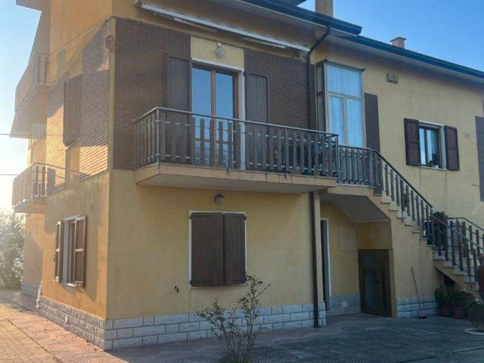 Casa con 5 locali in vendita in Via Farneto, Montelabbate
