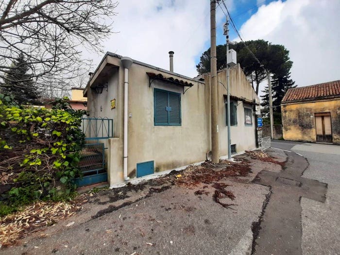 Casa trilocale in vendita in Via Mongibello, Fornazzo, Milo